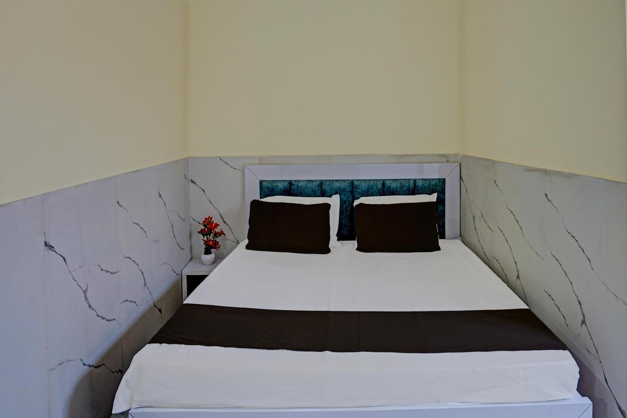 Hotel O Abhinav Hotel Noida Ngoại thất bức ảnh