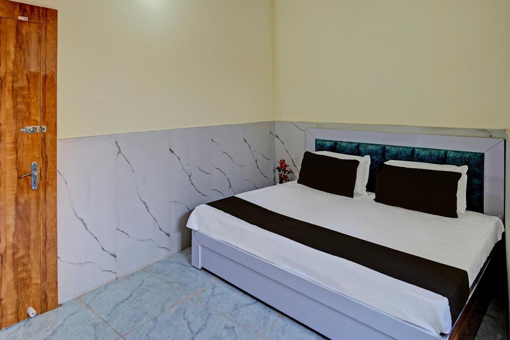 Hotel O Abhinav Hotel Noida Ngoại thất bức ảnh